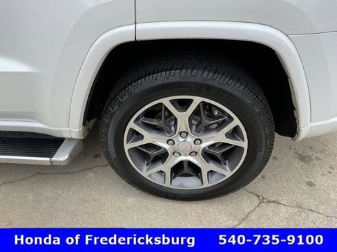 Used 2019 Jeep Grand Cherokee Overland AWD/4WD image 12