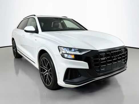 Used 2021 Audi Q8 Prestige w/ Prestige Package AWD/4WD image 3