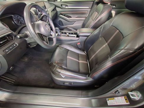 Used 2023 Nissan Altima 2.5 SR image 12