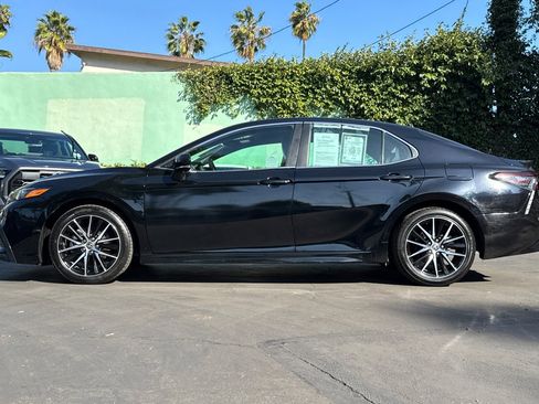 Used 2023 Toyota Camry SE image 7