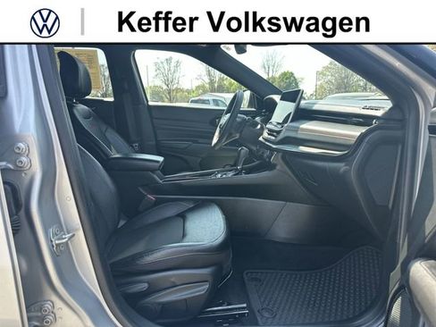 Used 2024 Jeep Compass Trailhawk AWD/4WD image 28
