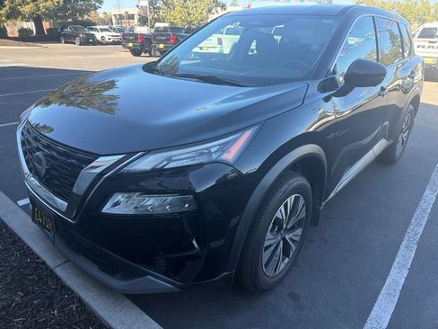 Used 2021 Nissan Rogue SV FWD image 1