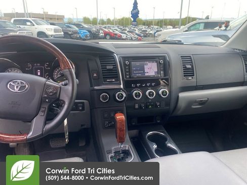Used 2019 Toyota Sequoia Platinum image 2