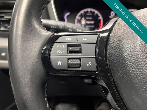 Used 2023 Honda Pilot Touring image 9