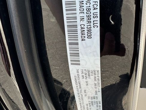 Used 2024 Chrysler Pacifica Touring-L image 34