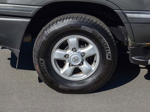 Used 1999 Toyota Land Cruiser image 11