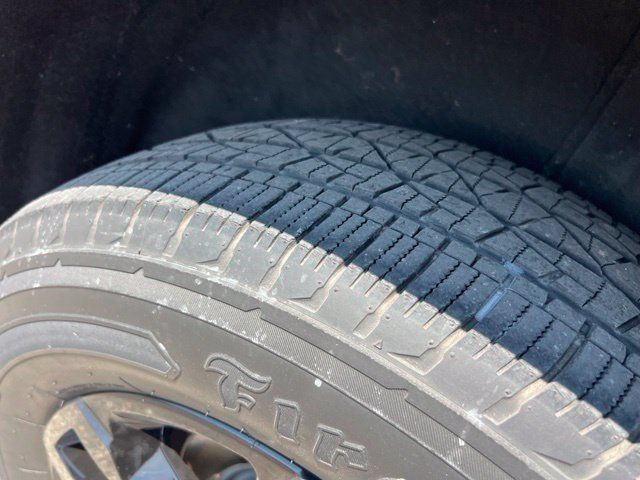 Used 2019 Chevrolet Traverse LT FWD image 26