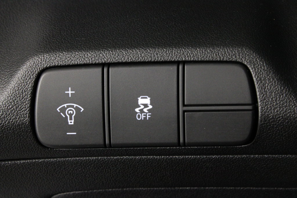 Certified 2026 Hyundai Elantra Limited FWD image 25