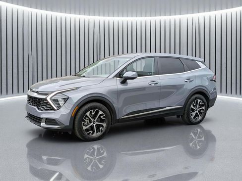 Used 2025 Kia Sportage EX FWD image 11