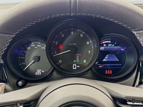 New 2026 Porsche Macan image 16