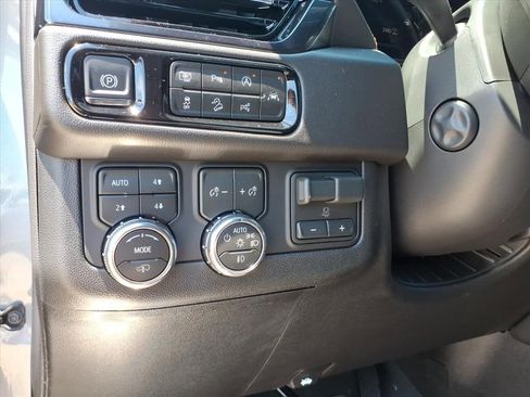 New 2026 GMC Yukon XL AT4 w/ AT4 Premium Plus Package AWD/4WD image 19