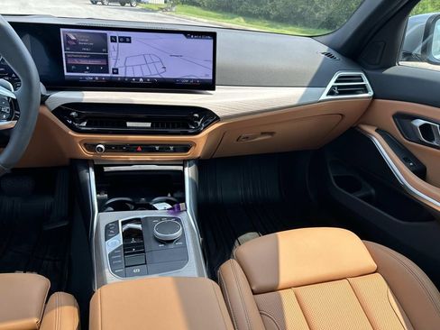 Used 2025 BMW 330i Sedan w/ Premium Package RWD image 22