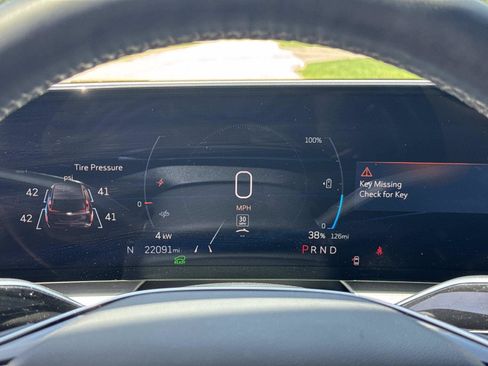 Used 2025 Cadillac Lyriq Luxury RWD image 19