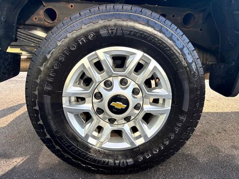 Used 2020 Chevrolet Silverado 2500 LT w/ Fleet Comfort Package image 19