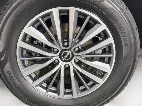 Used 2024 Nissan Armada SL w/ Captain's Chairs Package RWD image 34