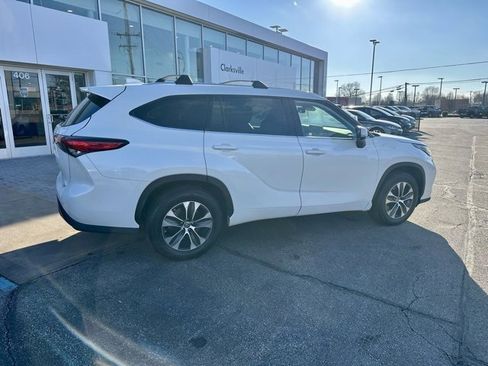 Used 2020 Toyota Highlander XLE image 7