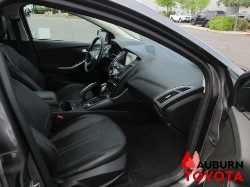 Used 2014 Ford Focus Titanium FWD image 10