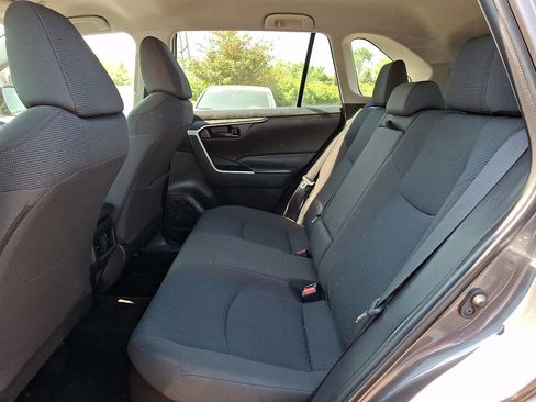 Used 2025 Toyota RAV4 LE AWD/4WD image 10