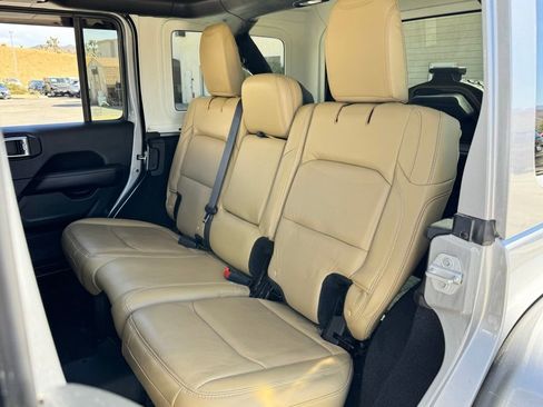 Used 2018 Jeep Wrangler Unlimited Rubicon AWD/4WD image 28
