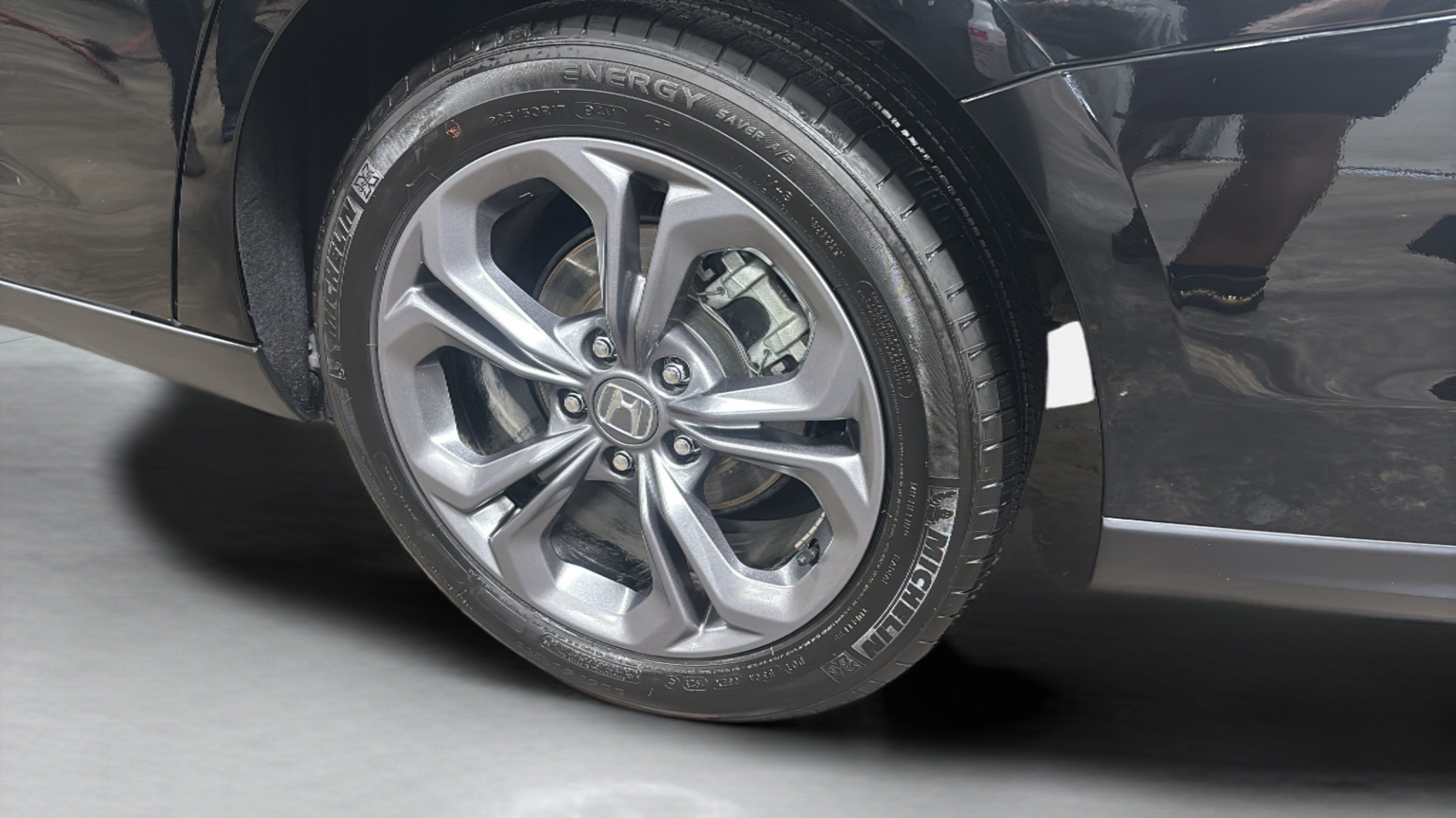 Used 2023 Honda Accord EX image 31