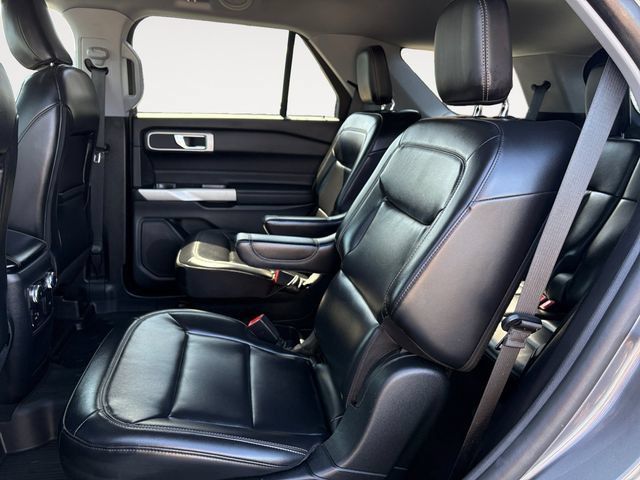 Used 2021 Ford Explorer XLT w/ Equipment Group 202A AWD/4WD image 13