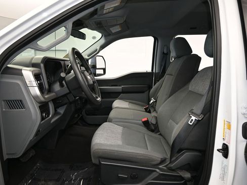 Used 2025 Ford F250 XLT image 11