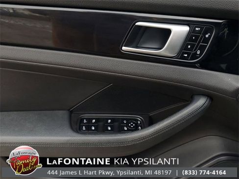 Used 2018 Porsche Panamera 4 image 15