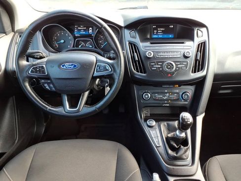 Used 2015 Ford Focus SE w/ SE Ecoboost Package FWD image 13