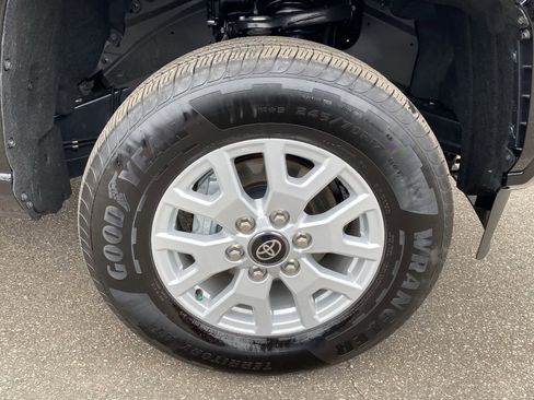 Certified 2025 Toyota Tacoma SR5 image 17