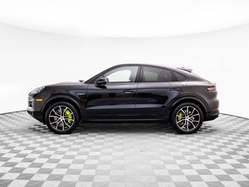 Certified 2025 Porsche Cayenne E-Hybrid Coupe AWD/4WD image 2