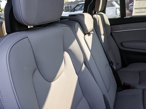 New 2026 Volvo XC90 B6 Plus w/ Protection Package Premier AWD/4WD image 20
