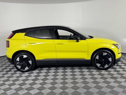 Certified 2025 Volvo EX30 Ultra AWD/4WD image 5