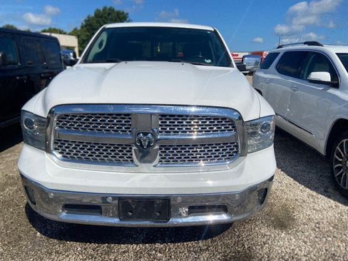 Used 2018 RAM 1500 Laramie w/ Convenience Group AWD/4WD image 2