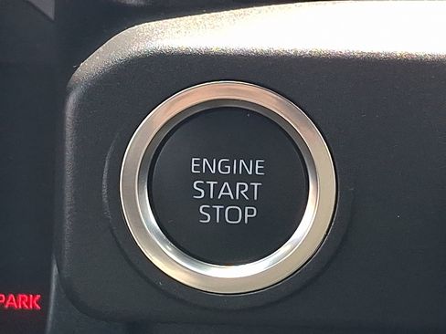 Used 2025 Toyota 4Runner SR5 AWD/4WD image 24