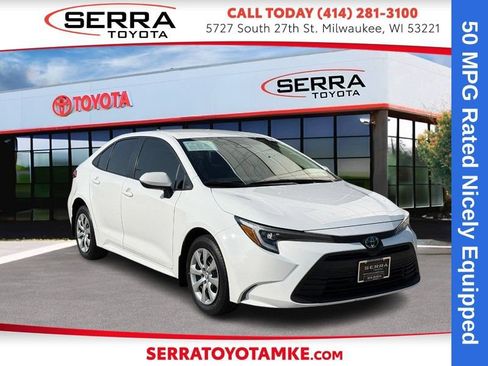 Used 2025 Toyota Corolla LE FWD image 1