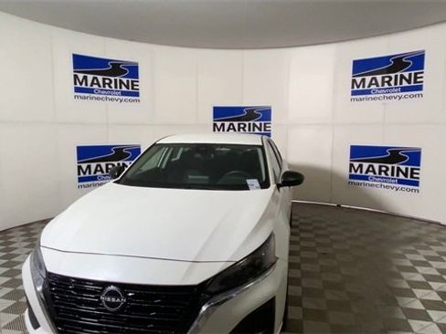 Used 2024 Nissan Altima 2.5 SV image 5