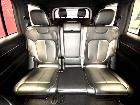 Certified 2022 Jeep Grand Cherokee L Overland w/ MOPAR Finishing Package AWD/4WD image 35