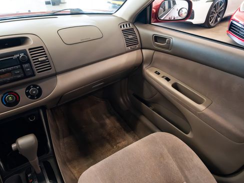 Used 2003 Toyota Camry LE w/ Preferred Accessory Pkg FWD image 11
