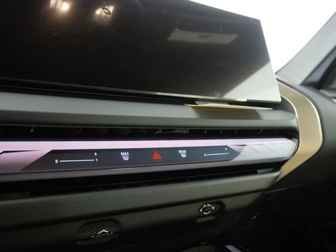 Used 2025 BMW X3 xDrive30i w/ Convenience Package image 19