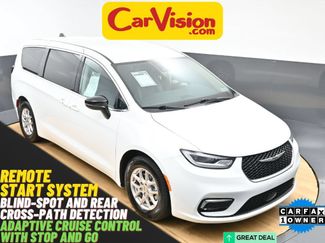 Used 2024 Chrysler Pacifica Touring-L FWD video 1