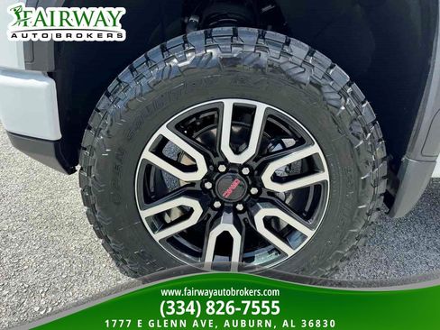 Used 2023 GMC Sierra 1500 AT4 w/ Technology Package image 30