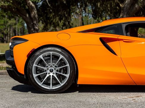 Used 2024 McLaren Artura RWD image 43