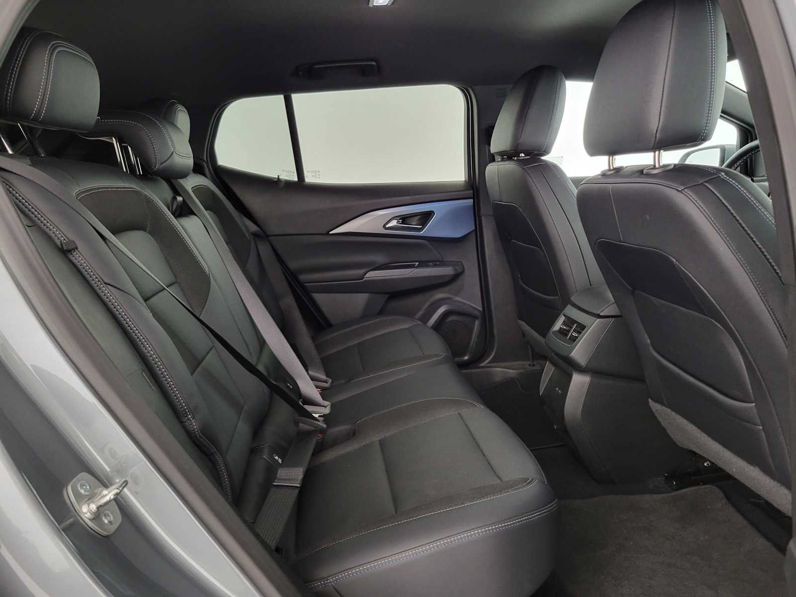 Used 2024 Chevrolet Equinox EV LT FWD image 12