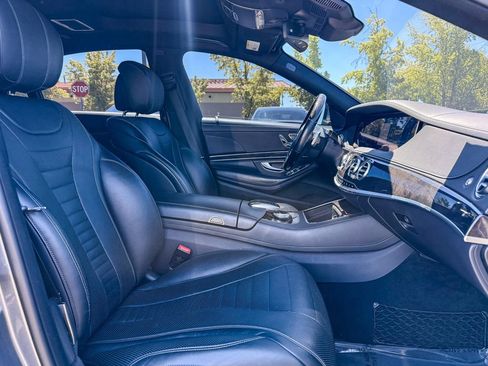 Used 2019 Mercedes-Benz S 560 Sedan image 16
