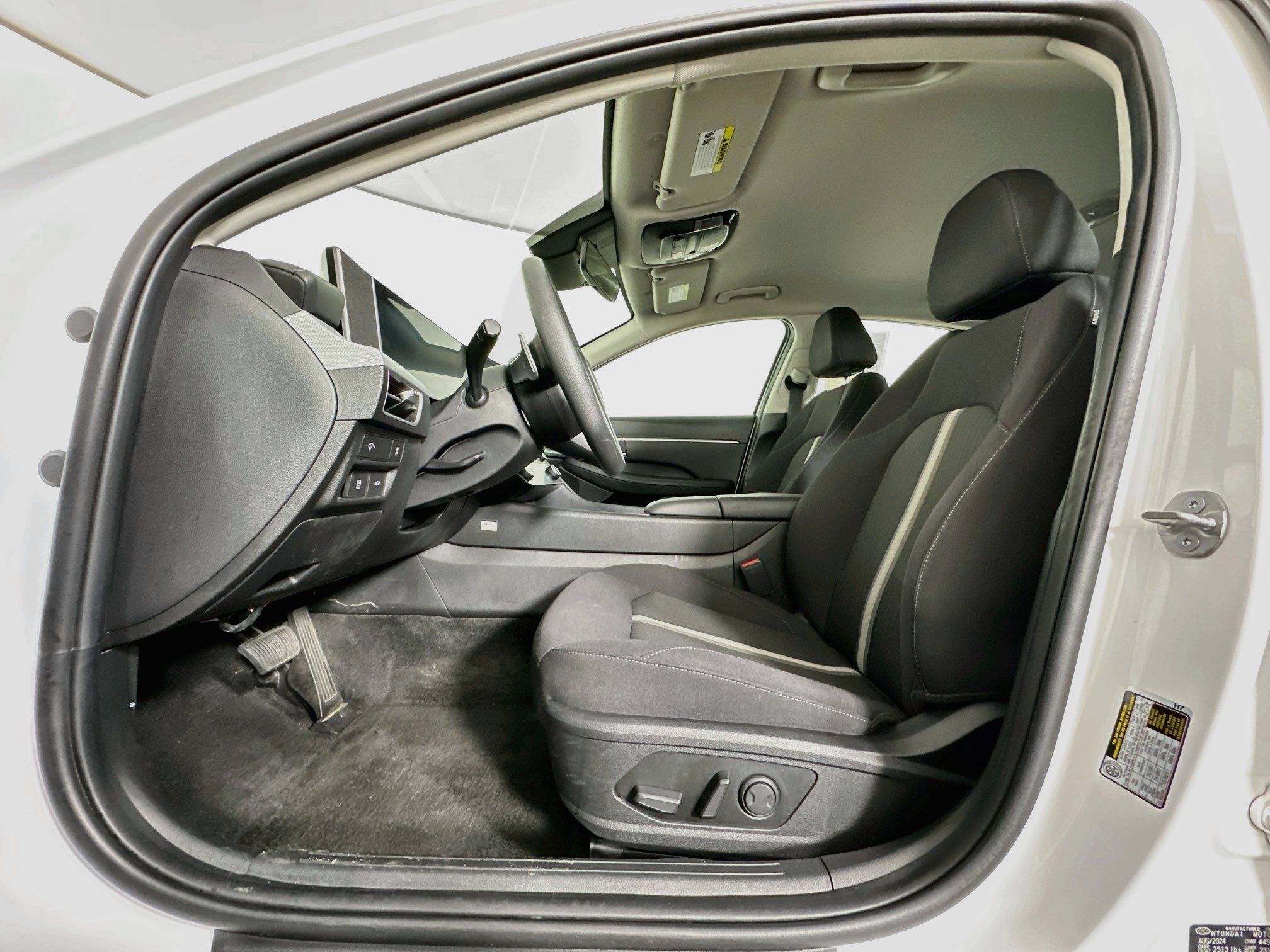 Used 2025 Hyundai Sonata SEL FWD image 13