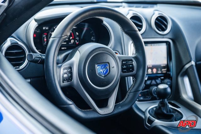 Used 2013 SRT Viper GTS w/ GTS Laguna Interior Pkg RWD image 9