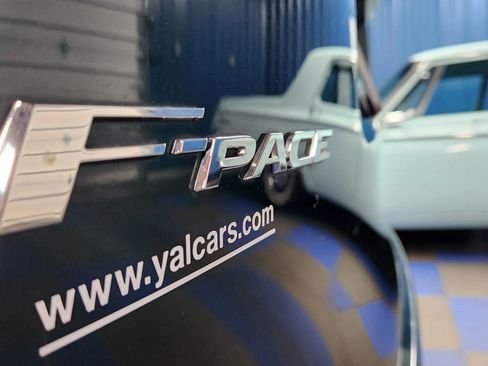 Used 2017 Jaguar F-PACE Premium image 67