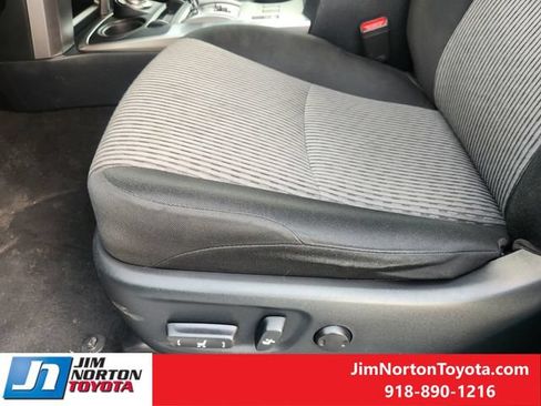 Used 2024 Toyota 4Runner SR5 AWD/4WD image 25