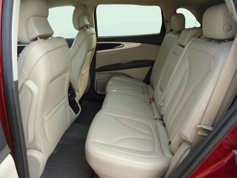 Used 2019 Lincoln Nautilus FWD image 26