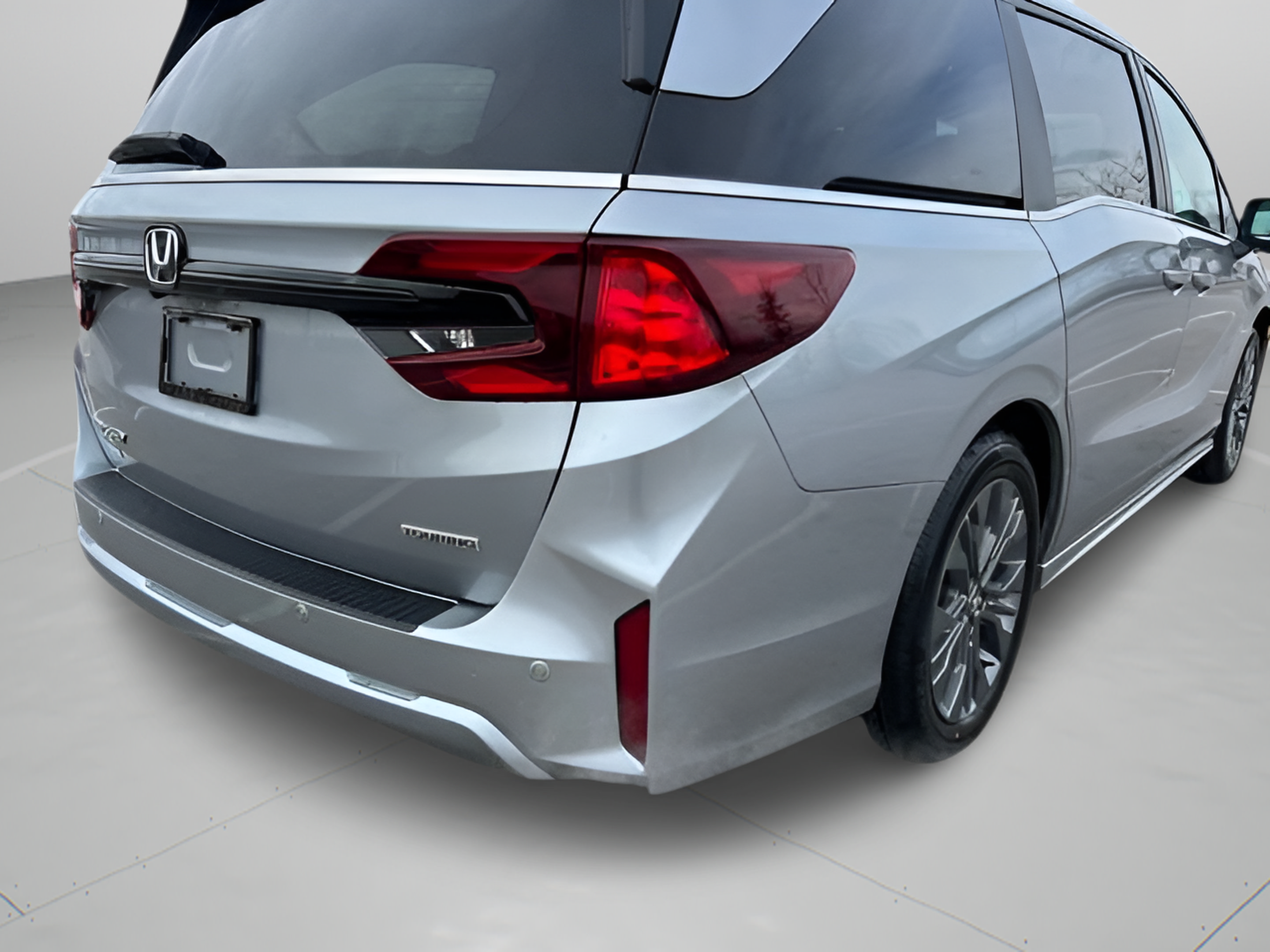 Used 2026 Honda Odyssey Touring image 6